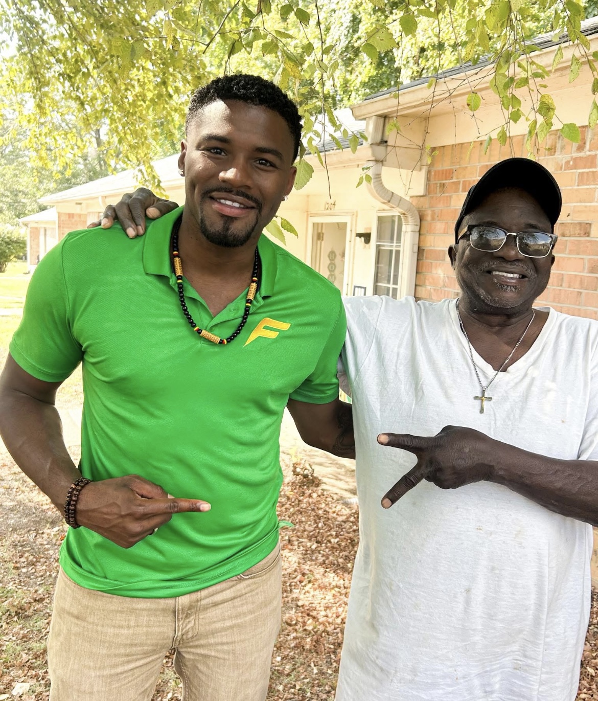 Deswick Bonds Jr. connecting with community members